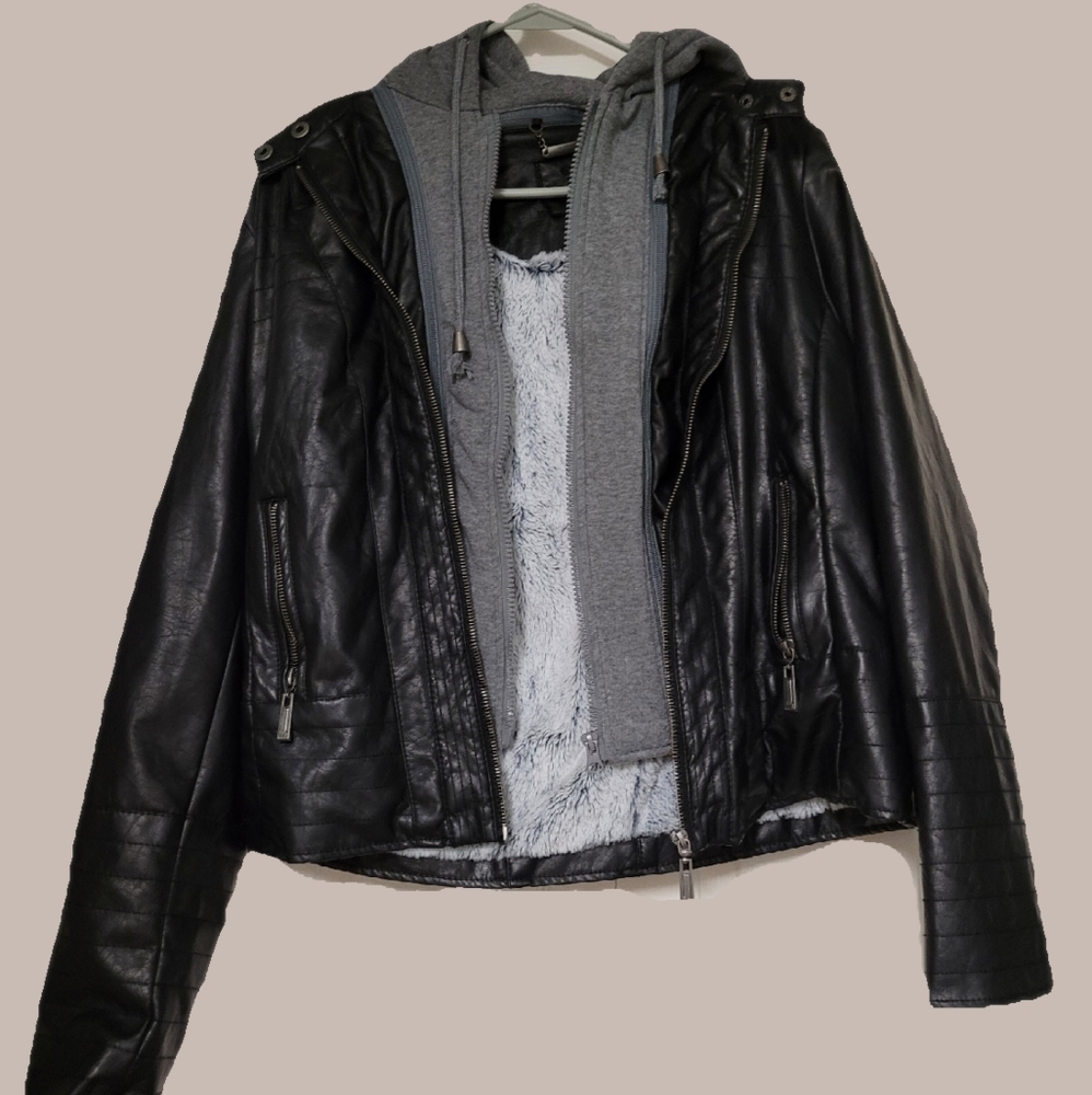 Leather Jacket 🕶😎 - Picture 2 of 5